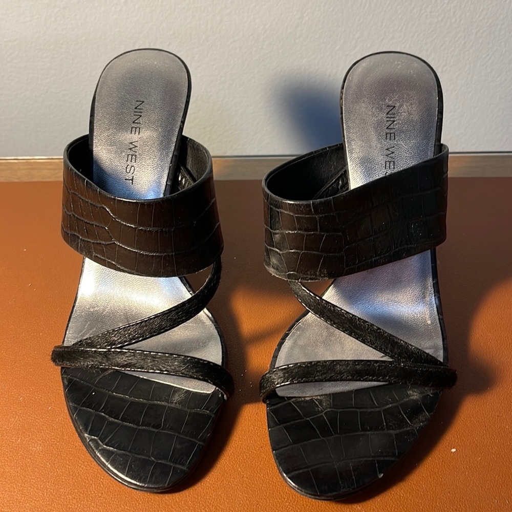 Black Nine West Alligator look leather heels